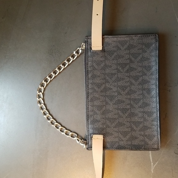 Michael Kors Fanny Pack - Picture 5 of 6